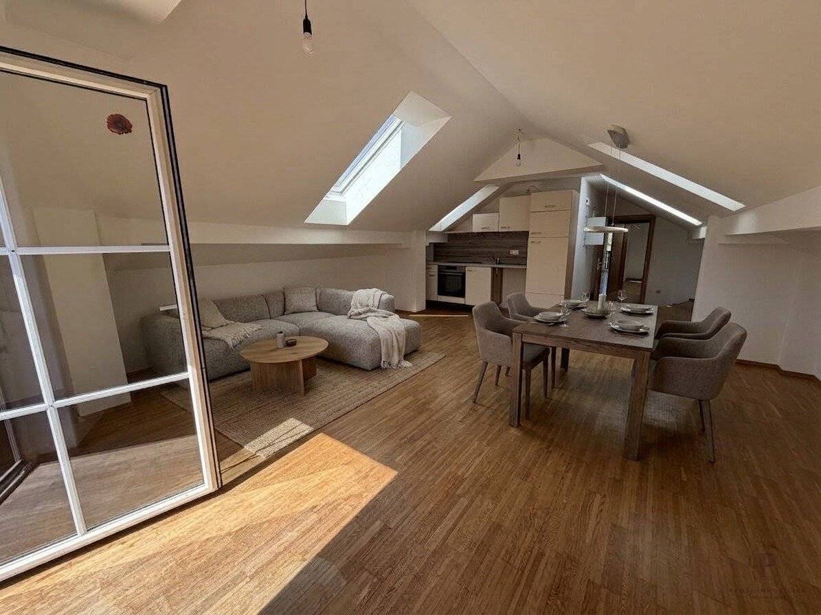 *3-Zimmer DG-Wohnung mit Balkon und Küche in Bad Waltersdorf - Nähe Ortszentrum*