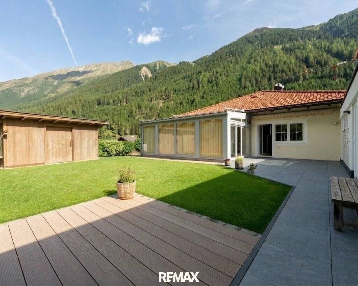 Rarity in the Ötztal: modern bungalow in prime location