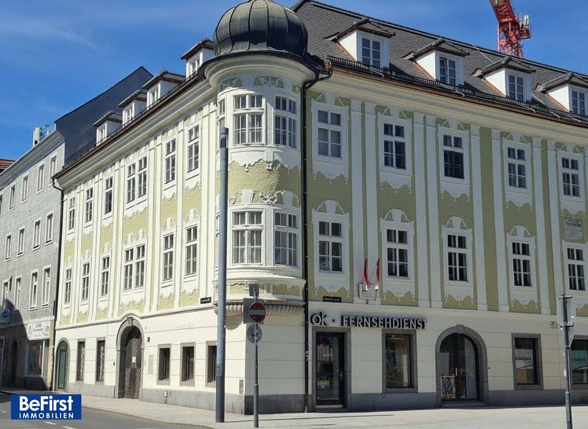 First occupancy: Fantastic office space in the attic of a magnificent Baroque house best location (Office/Longevity/Law firm)