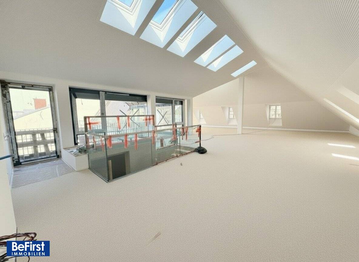 First occupancy: Fantastic office space in the attic of a magnificent Baroque house best location (Office/Longevity/Law firm)