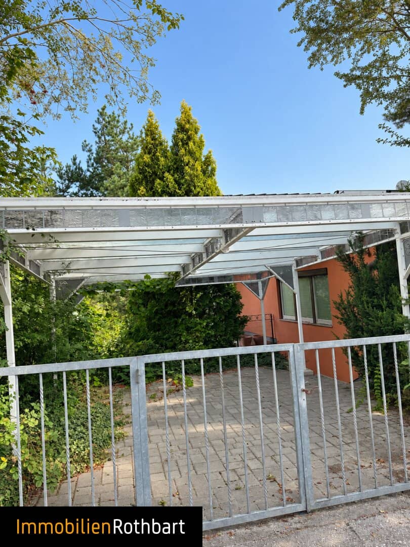 Geräumige Einfamilienhaus auf zwei Ebenen.