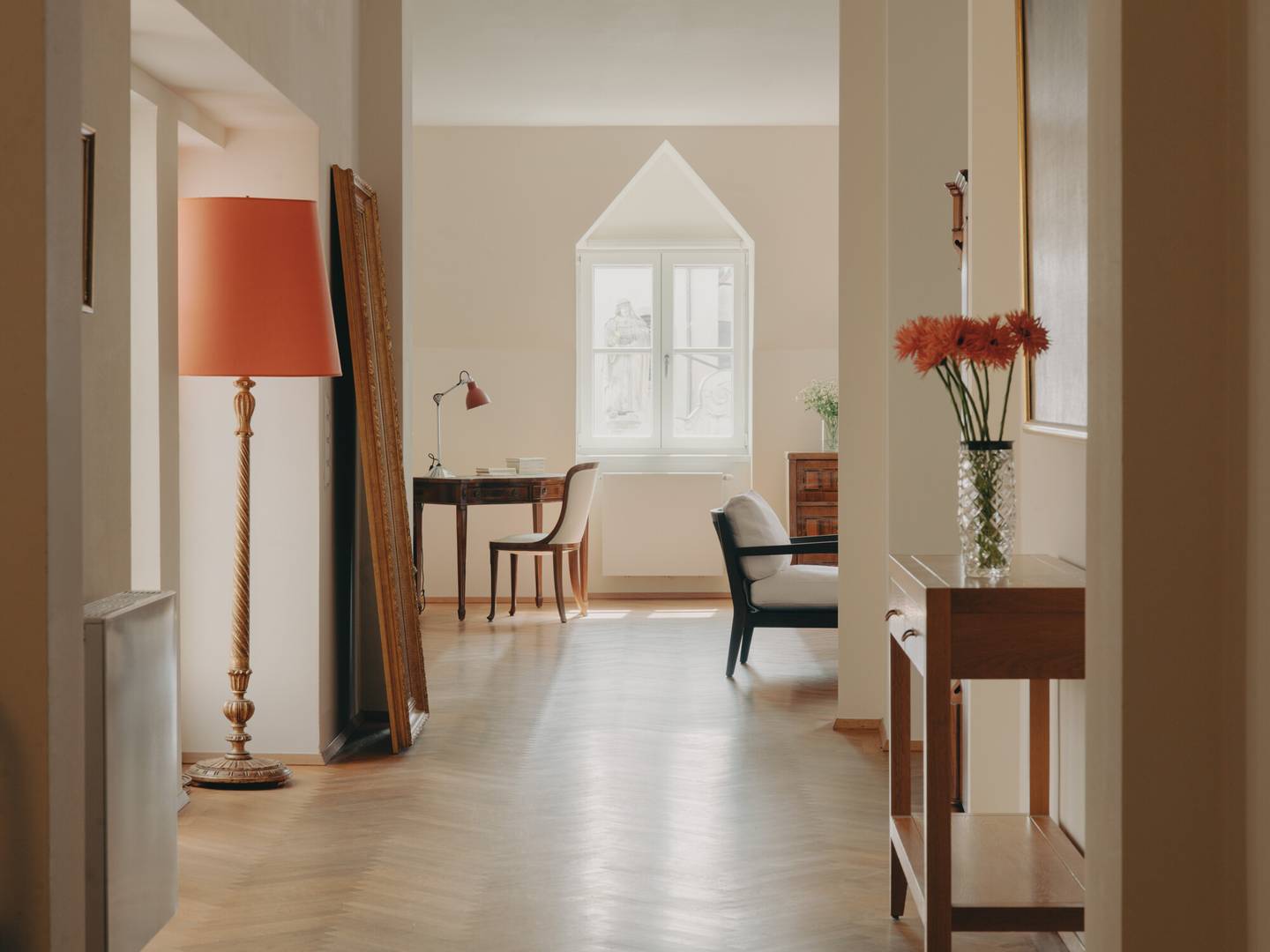 Dachgeschosswohnung mit Blick auf Franziskanerkirche und hohen Decken