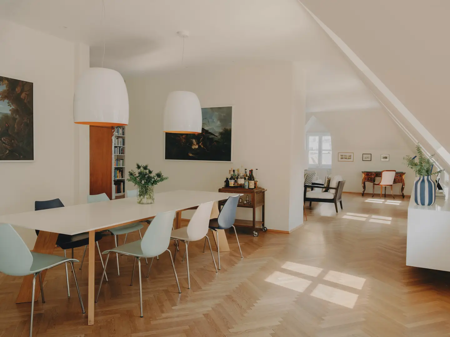 Dachgeschosswohnung with view of Franziskanerkirche and high ceilings