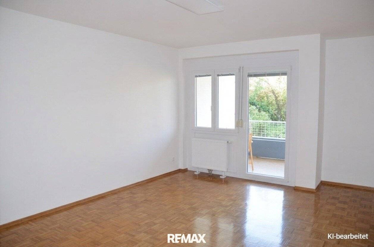 Spacious 3-room apartment with loggia and underground parking space