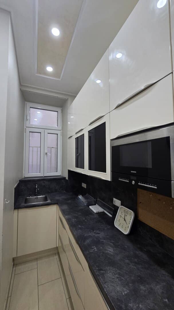 Modernisierte und möblierte 3-Zimmer-Altbauwohnung mit Lift in bester Lage des 2. Bezirks