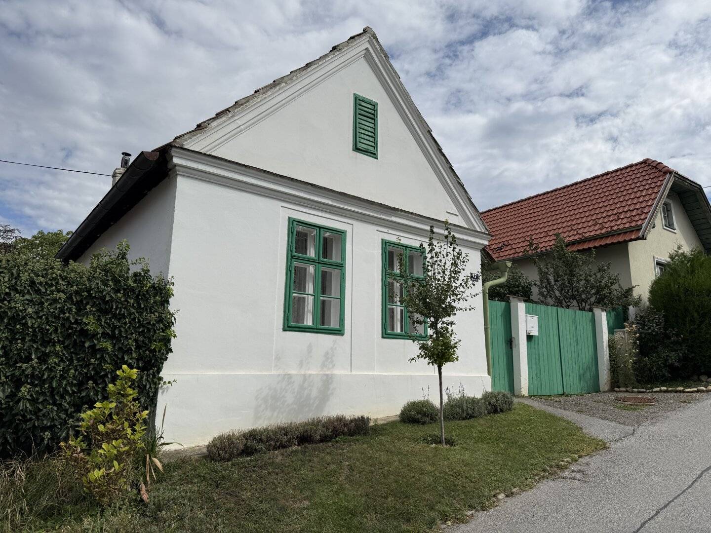liebevoll restaurierter Streckhof mit idyllischem Garten