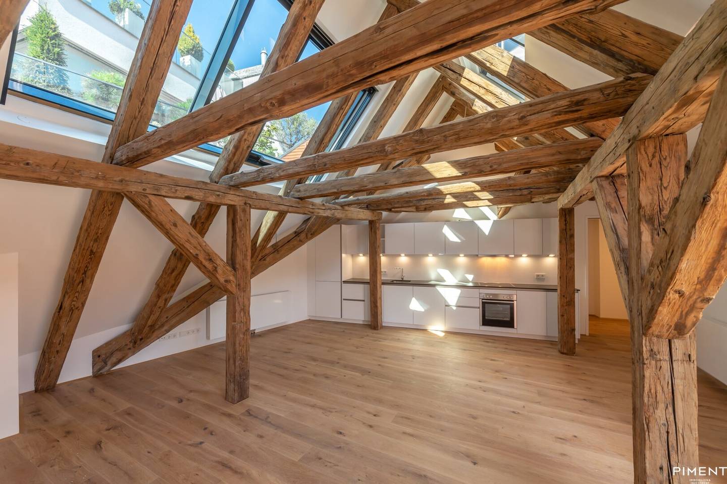 TRAUMHAFTE 4 ZIMMER DG-WOHNEN MIT DACHTERRASSE IM HERZEN WIENS!