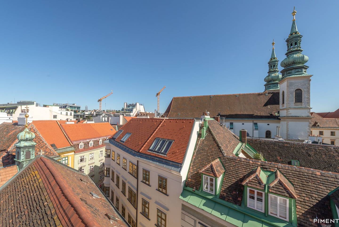 Dreamlike 4-room attic apartment with roof terrace in the heart of Vienna