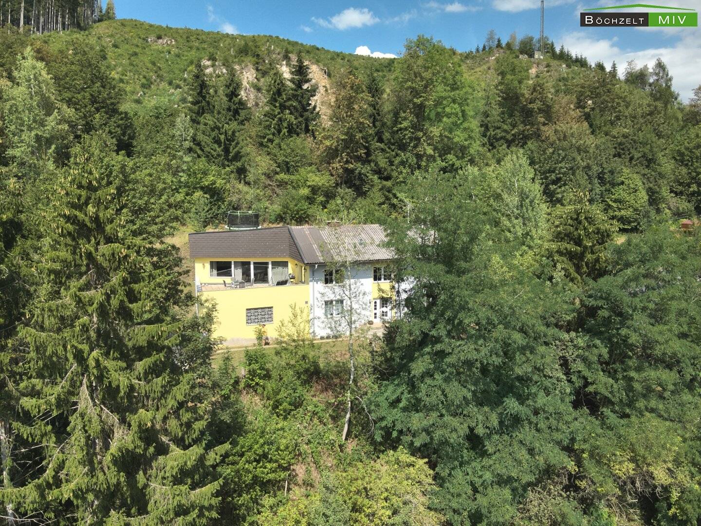 Außergewöhnlich großzügiges Einfamilienhaus mit rund 171 m² Wohnfläche, Mehrfachgarage und privater Waldrandlage in Judenburg