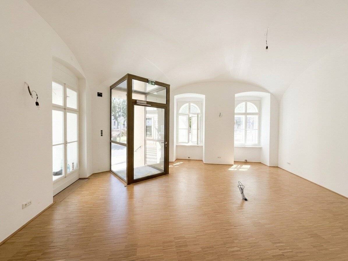 Representative Commercial Space near Vienna City Hall