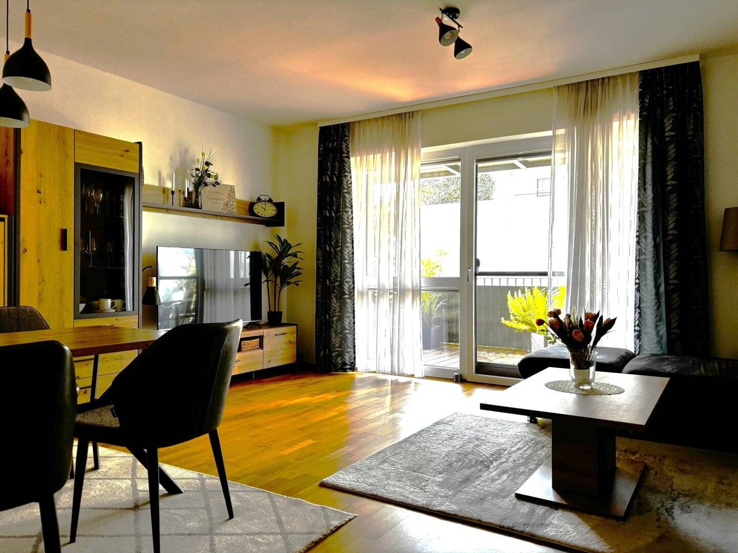 Barrierefreie, vollmöblierte 54m² Eigentumswohnung im 1.OG mit Balkon in absoluter Ruhelage