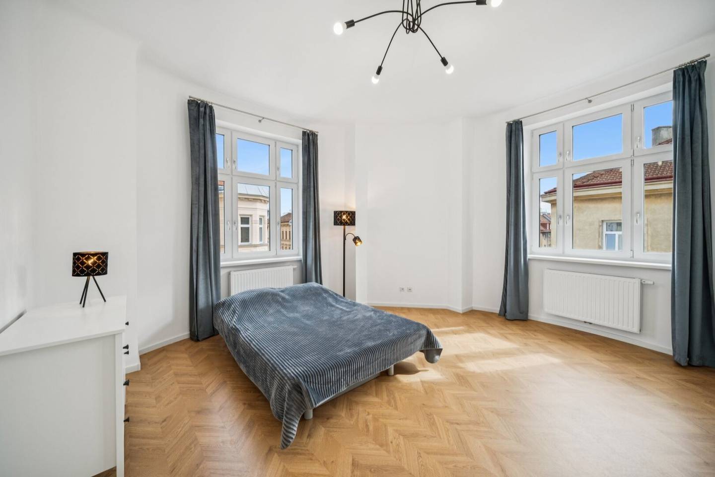 Quiet period apartment near the Botanical Garden