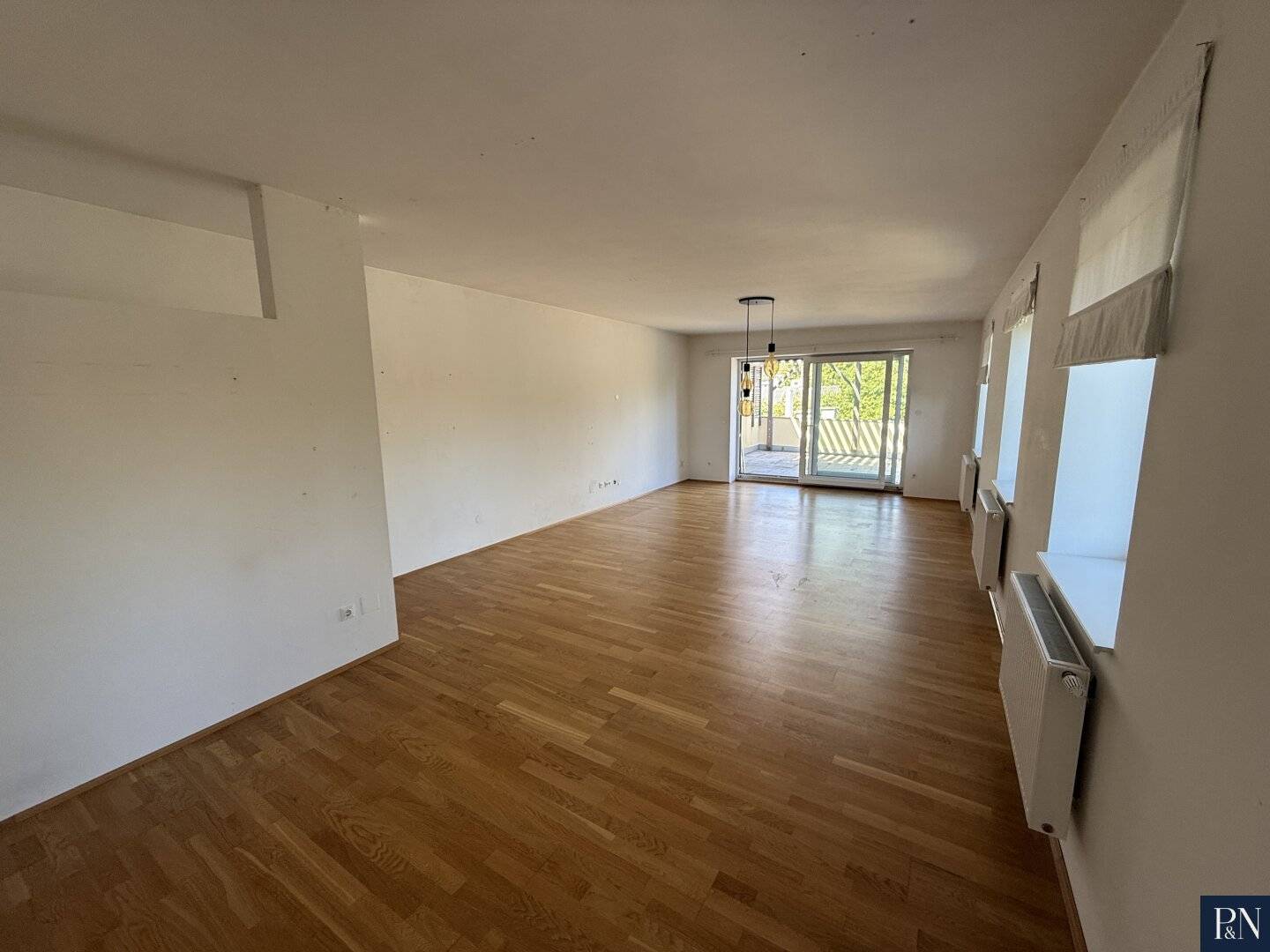 Bright 2 1/2-room apartment with terrace in Baden near Vienna