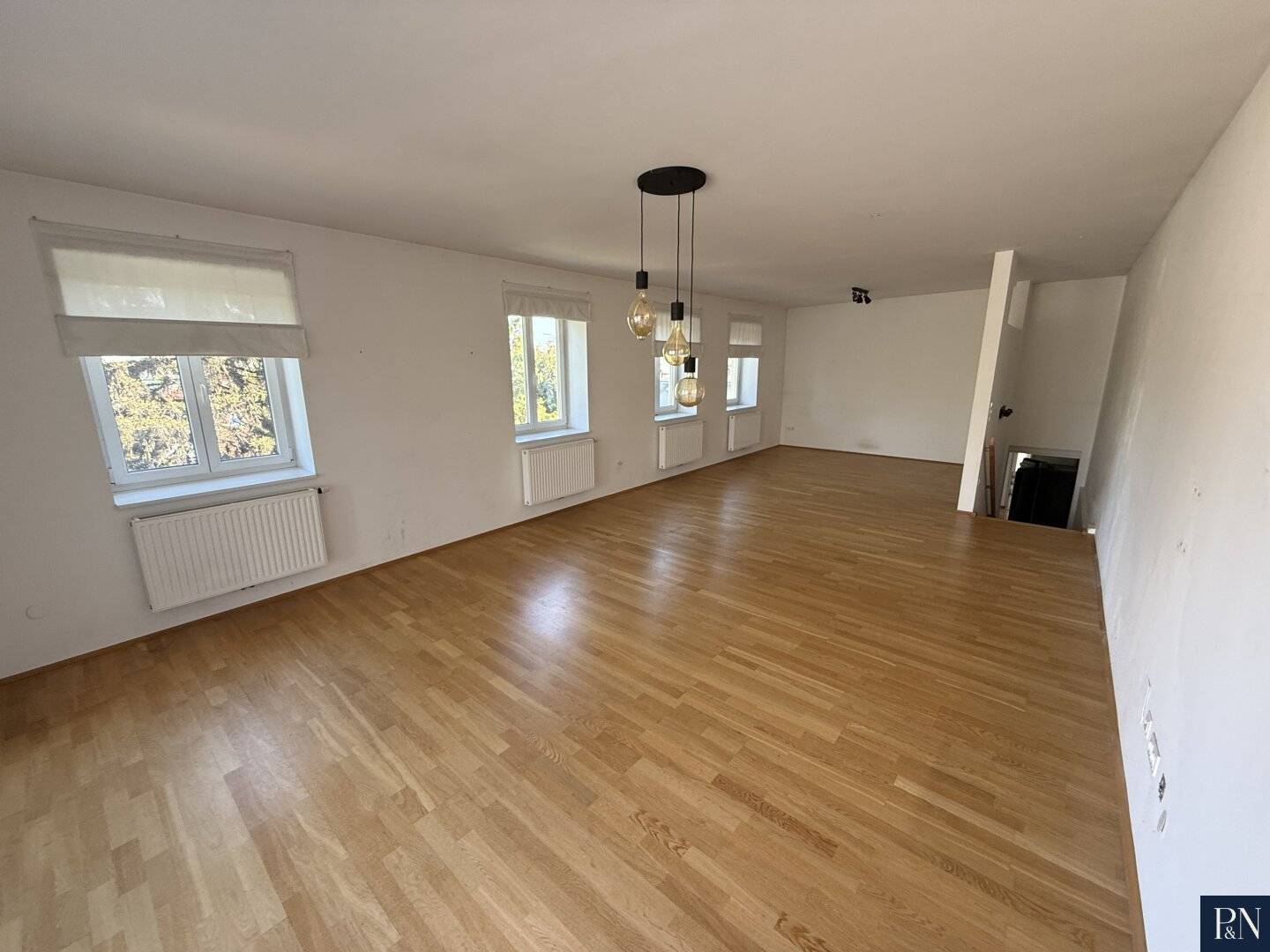 Bright 2 1/2-room apartment with terrace in Baden near Vienna