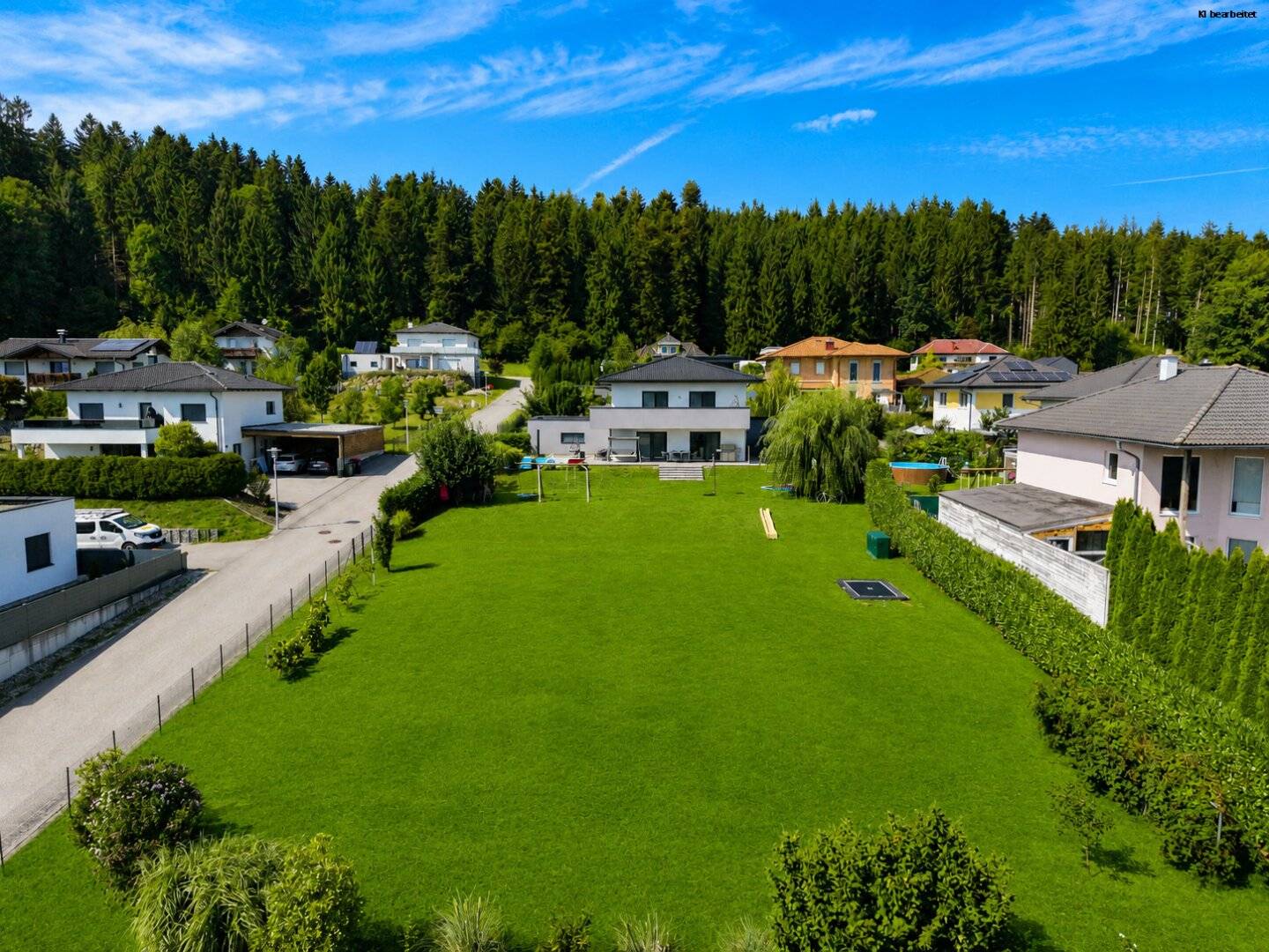 Wohntraum der Extraklasse in Atterseenähe mit Pool, Kaminofen, Balkon, Terrasse &amp; Doppelgarage in Bierbaum / Gampern