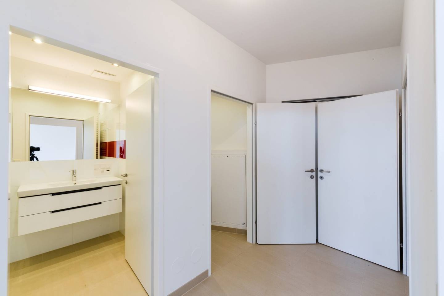 Beautiful 2-room apartment with loggia Directly at U4+U6 station Längenfeldgasse