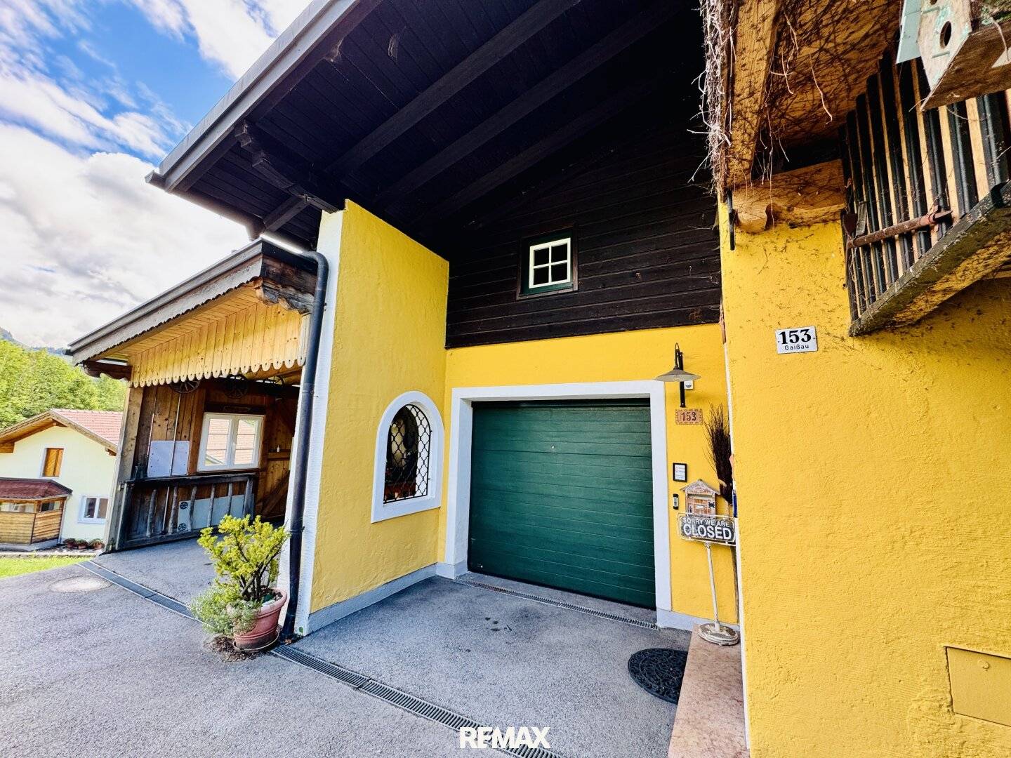 Gaißau/Hintersee: Detached house and mountain refuge with alpine flair, separate suite &amp; EV charging station at approx. 1,000 m above sea level