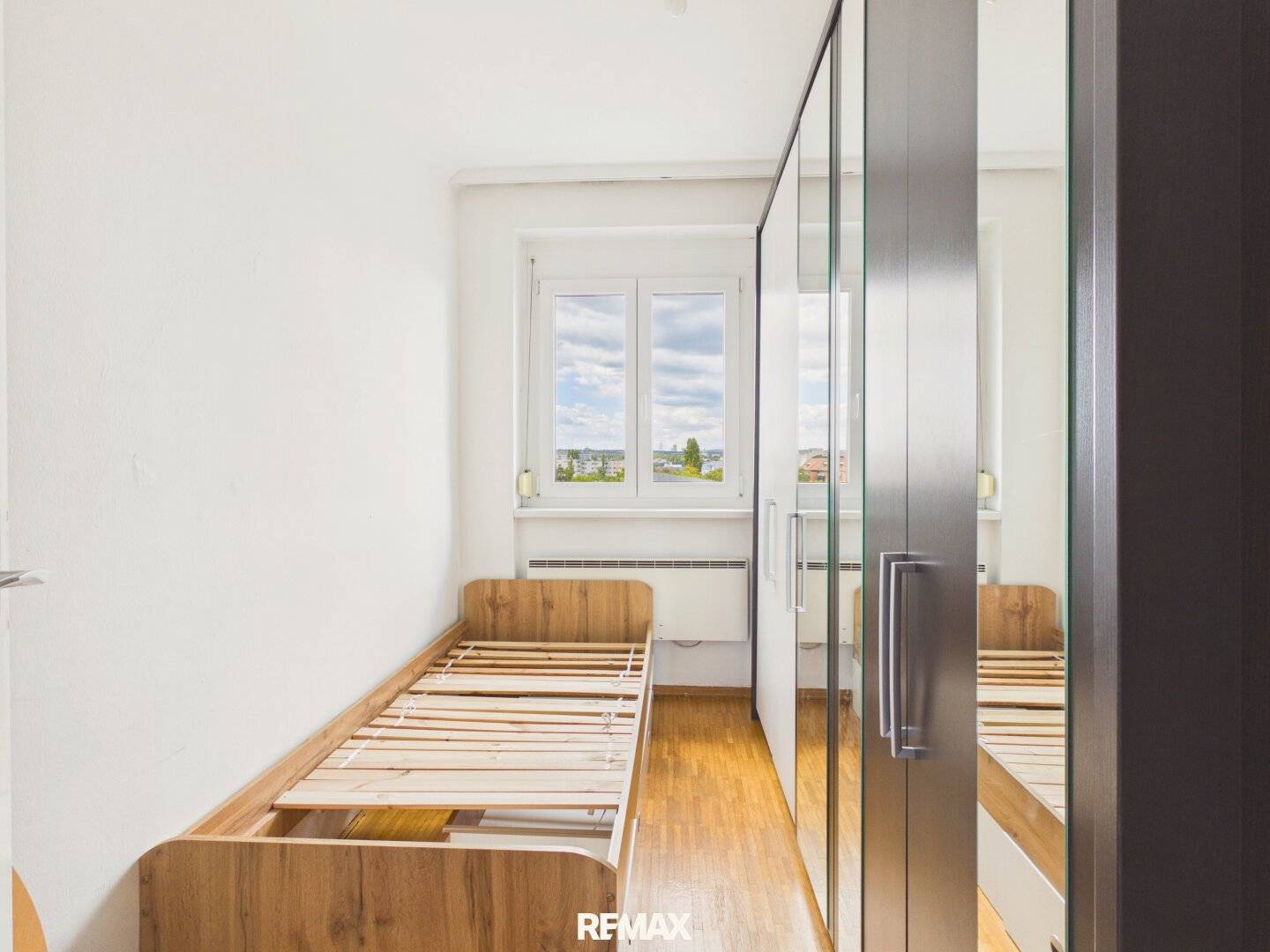 2,5 Zimmer - TOP-Aussicht über Schwechat