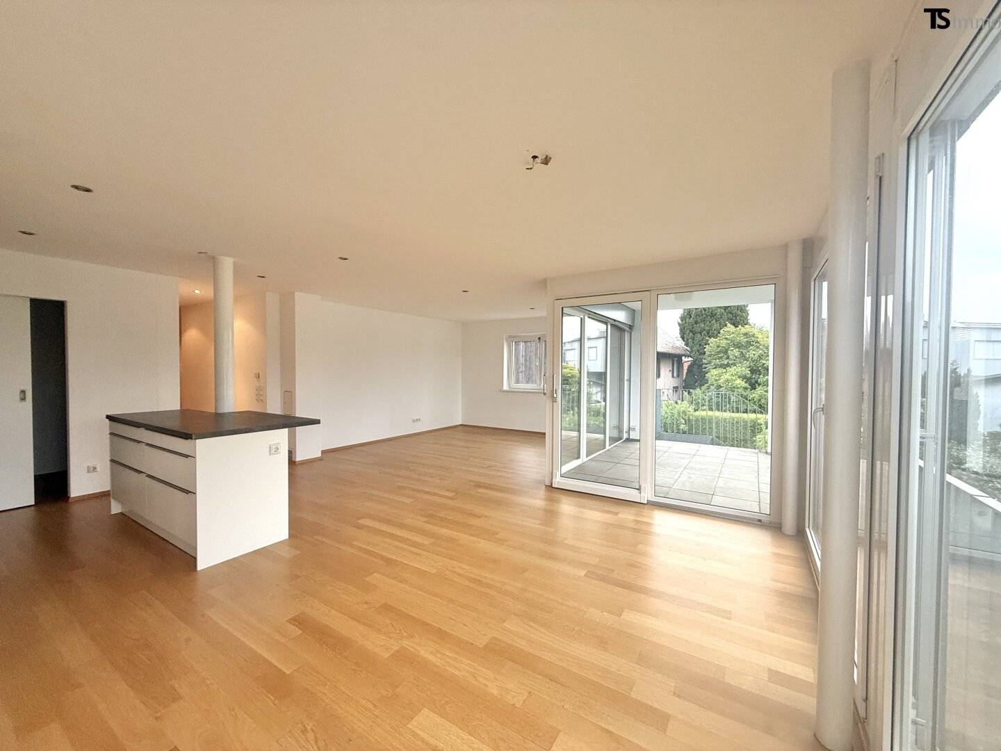 Göfis: Attraktive 4-Zimmer-Garten-Terrassen-Wohnung im OG mit ca. 102 m² Wohnfläche und ca. 57 m² Garten im EG