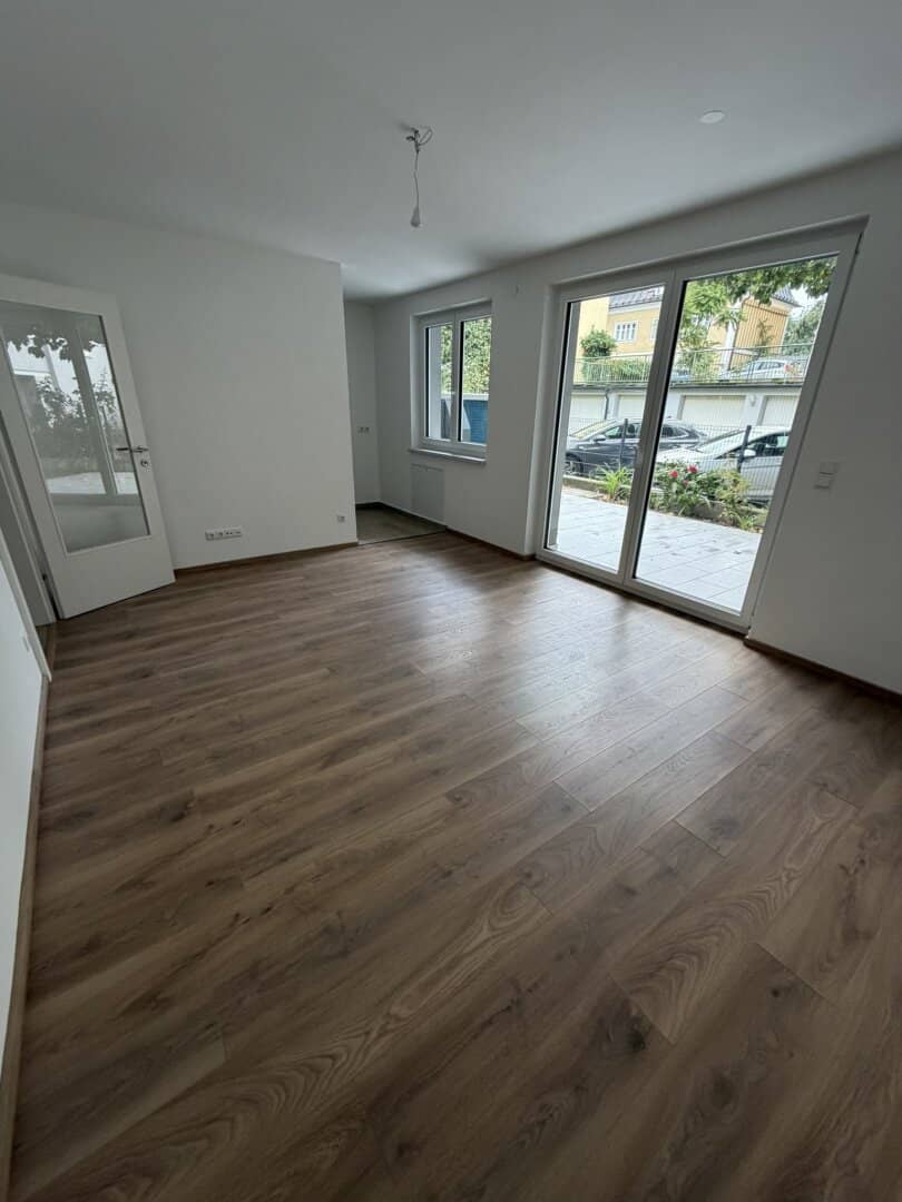 Attractive residential building with commercial space Residential and office building with 3 apartments and 1 office unit
