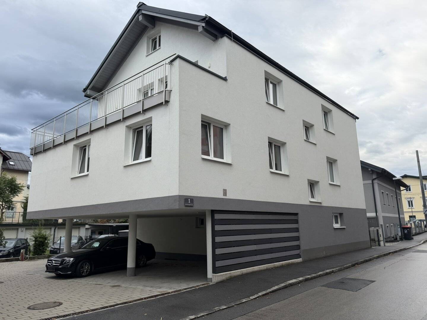 Attractive residential building with commercial space Residential and office building with 3 apartments and 1 office unit