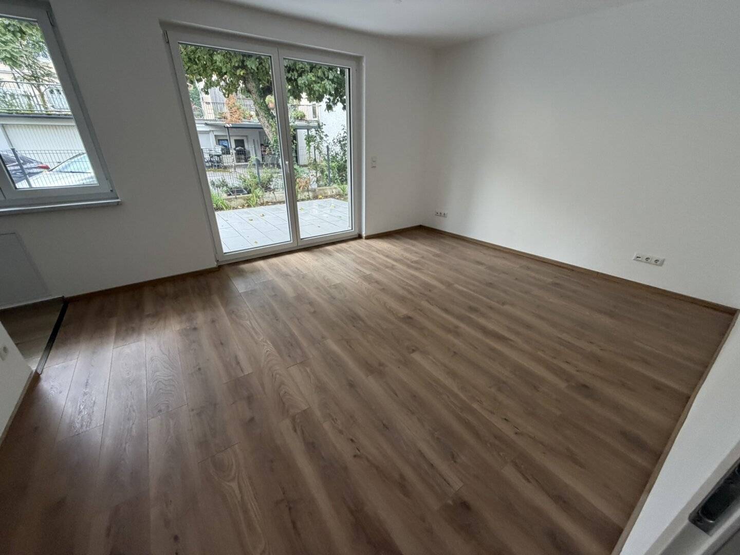 Attractive residential building with commercial space Residential and office building with 3 apartments and 1 office unit