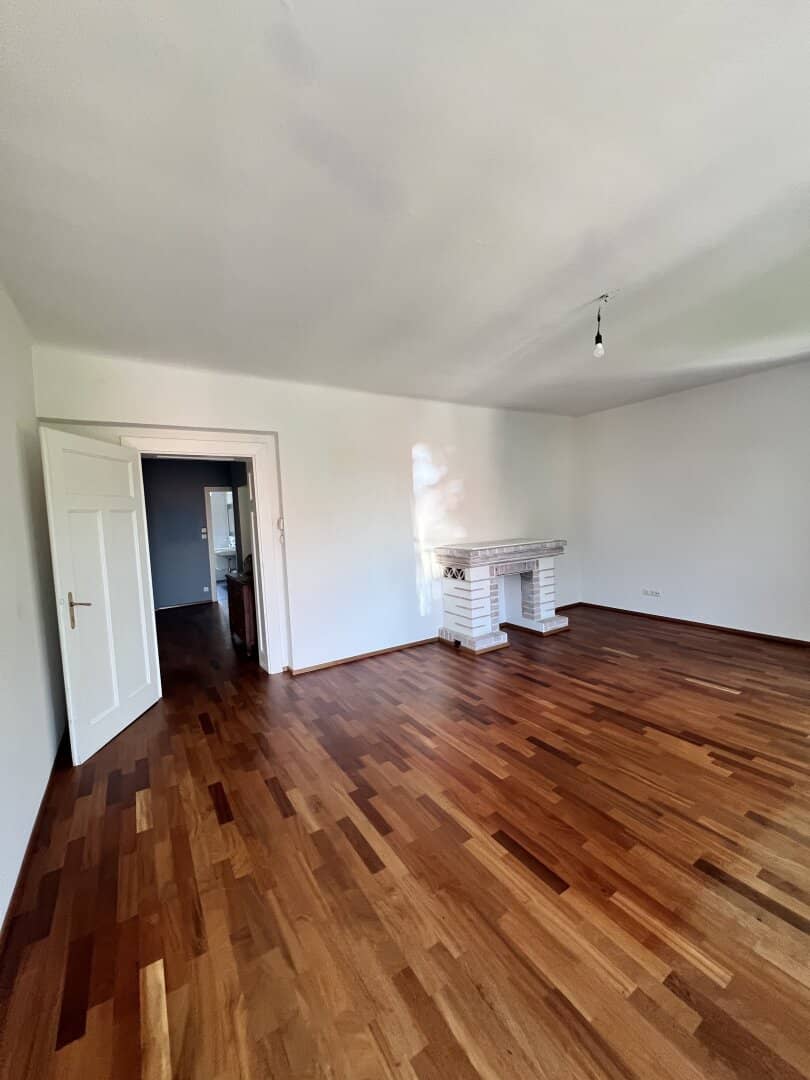 GUGL historic villa floor