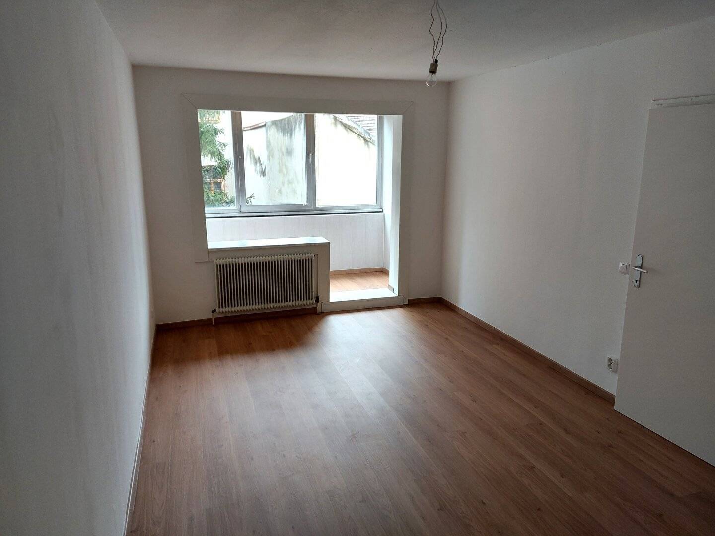 Near Schönbrunn 7 Min to U4 absolute quiet location Loggia grocery store in the building