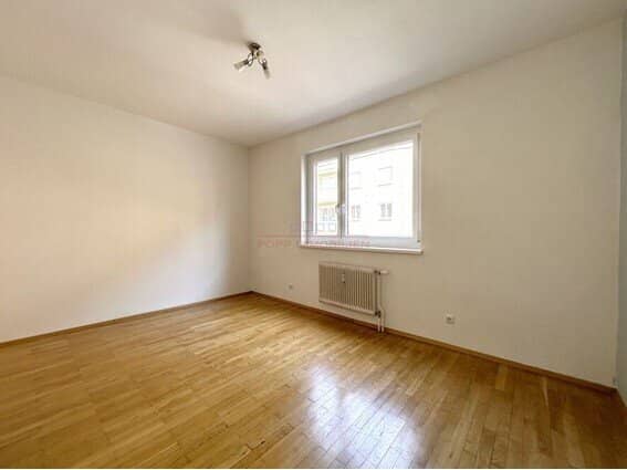 UNIVERSITÄTSVEIRTEL Well-kept studio apartment in direct proximity to Karl-Franzens-Universität for female and male students
