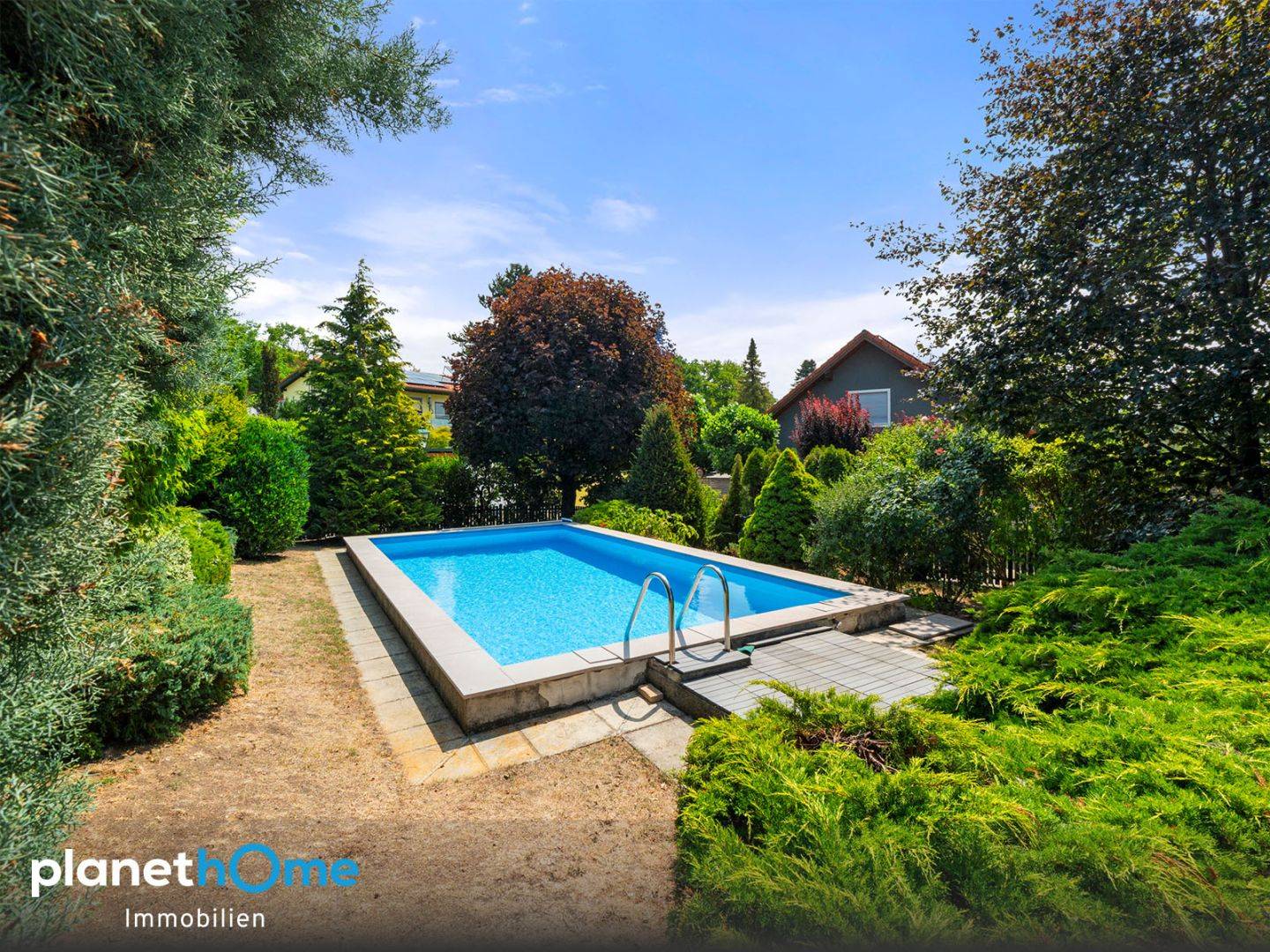 Charming family apartment with pool and large garden