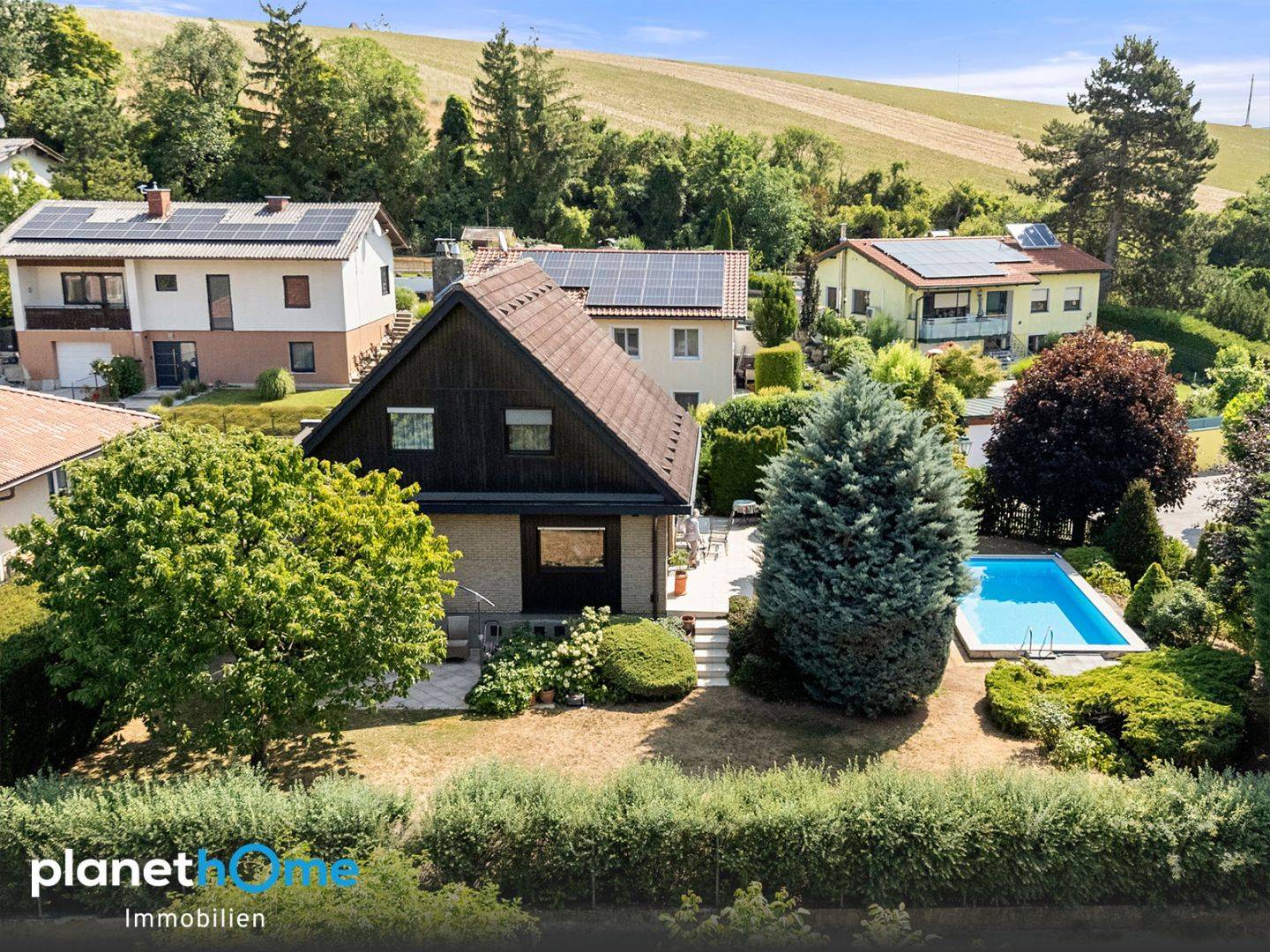 Charming family apartment with pool and large garden