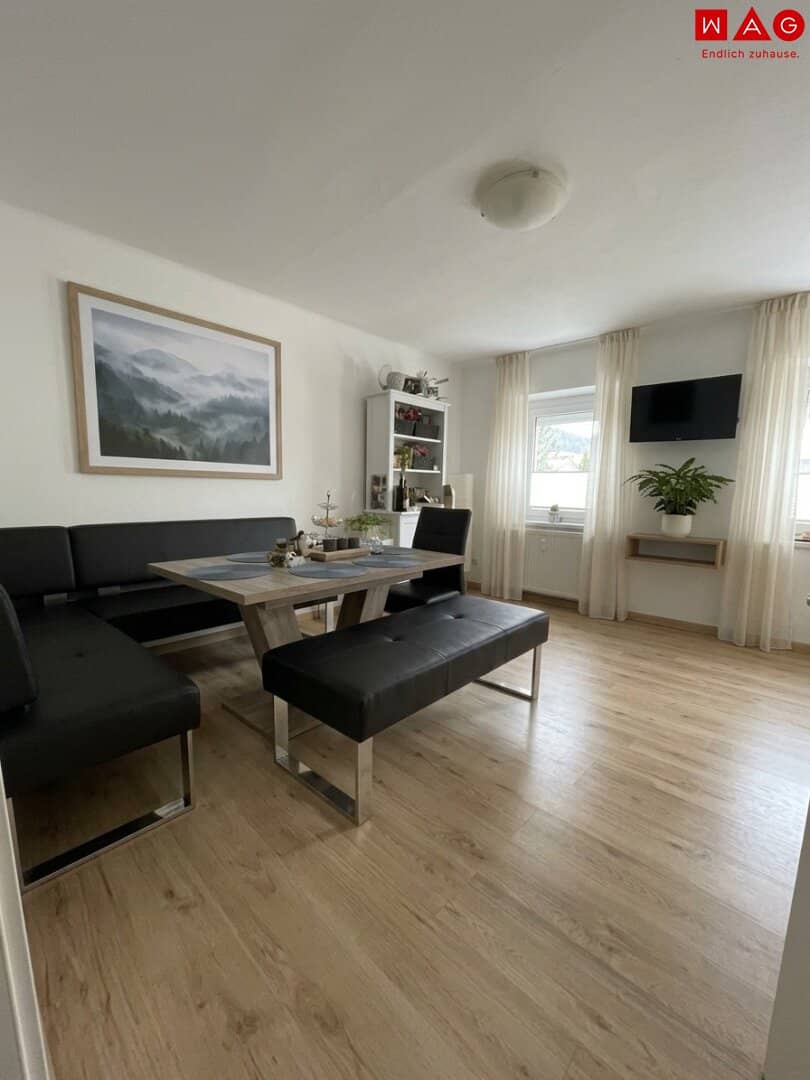 Extremely cosy and practically laid out 3-room apartment in prime location Benefit from invaluable advantages such as optimal infrastructure and beautiful green spaces