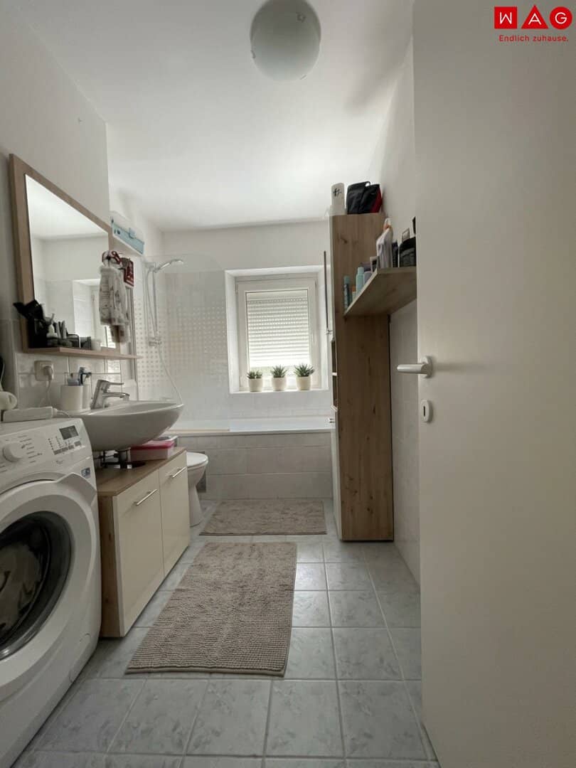 Extremely cosy and practically laid out 3-room apartment in prime location Benefit from invaluable advantages such as optimal infrastructure and beautiful green spaces