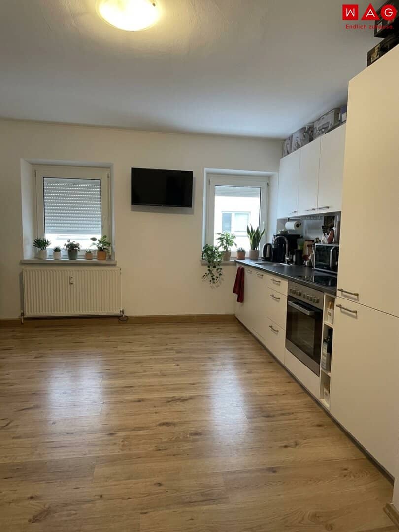 Extremely cosy and practically laid out 3-room apartment in prime location Benefit from invaluable advantages such as optimal infrastructure and beautiful green spaces