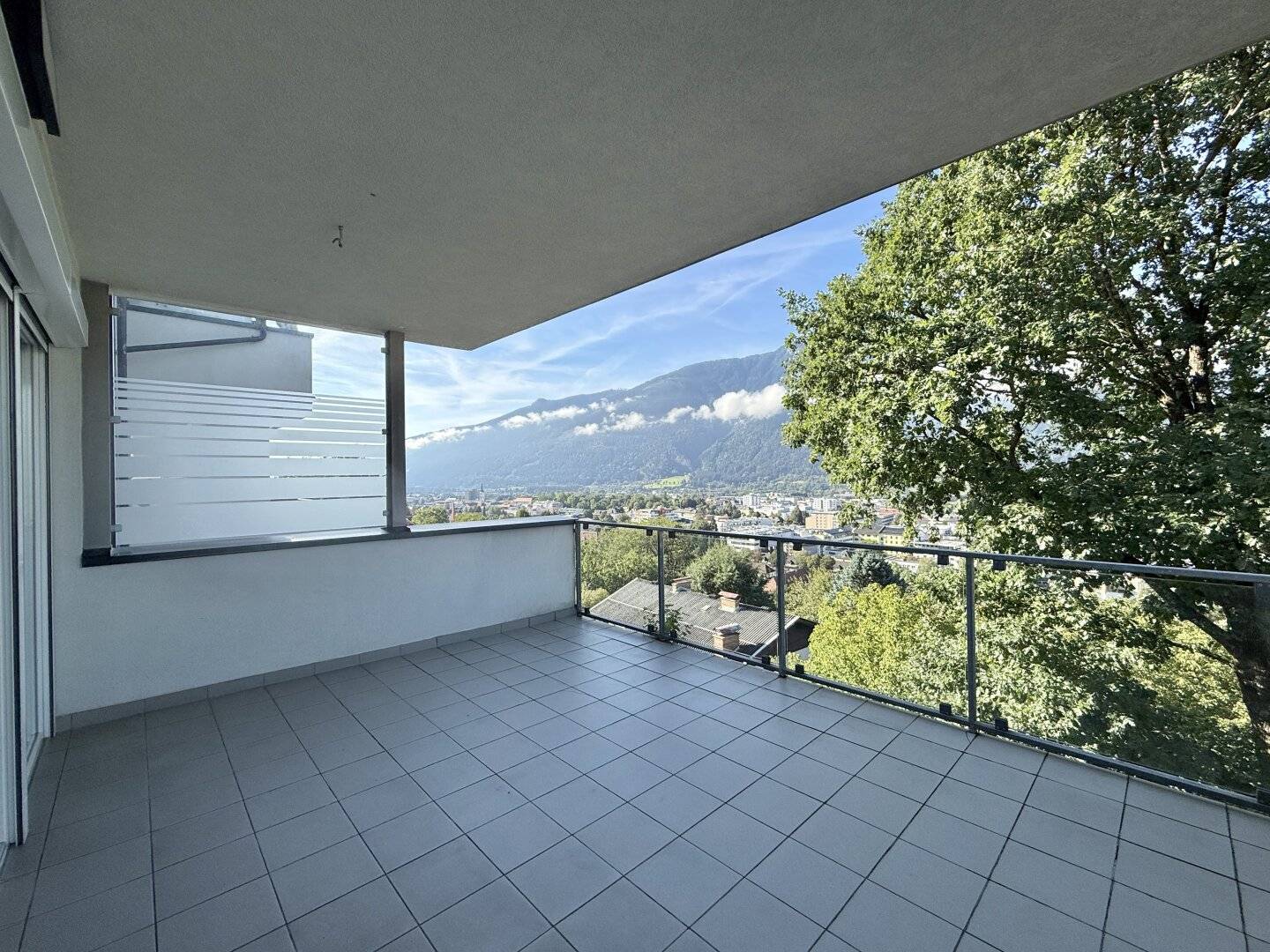 Exclusive apartment in a representative location with fabulous view of the town Spittal and the mountains