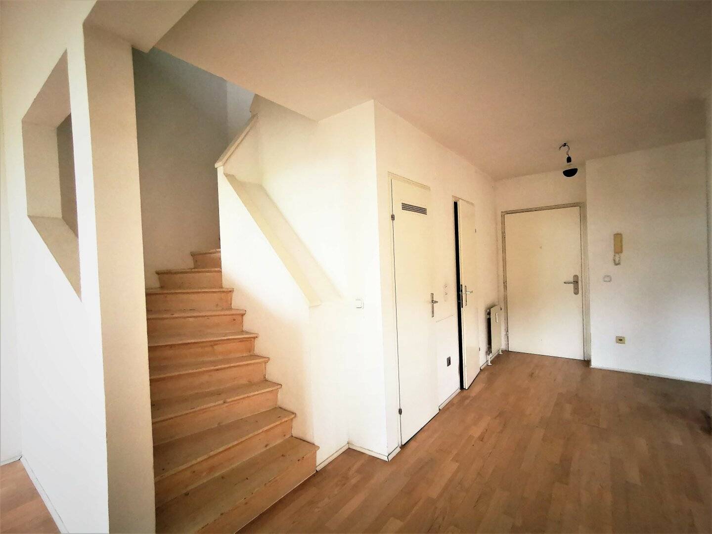 5-room apartment with outdoor area in a quiet location near the Auhofcenter Hadersdorf