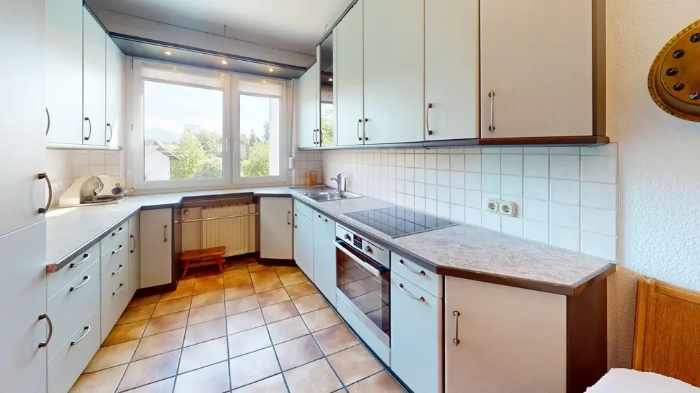 Helle Wohnung mit Parkett und Seenähe