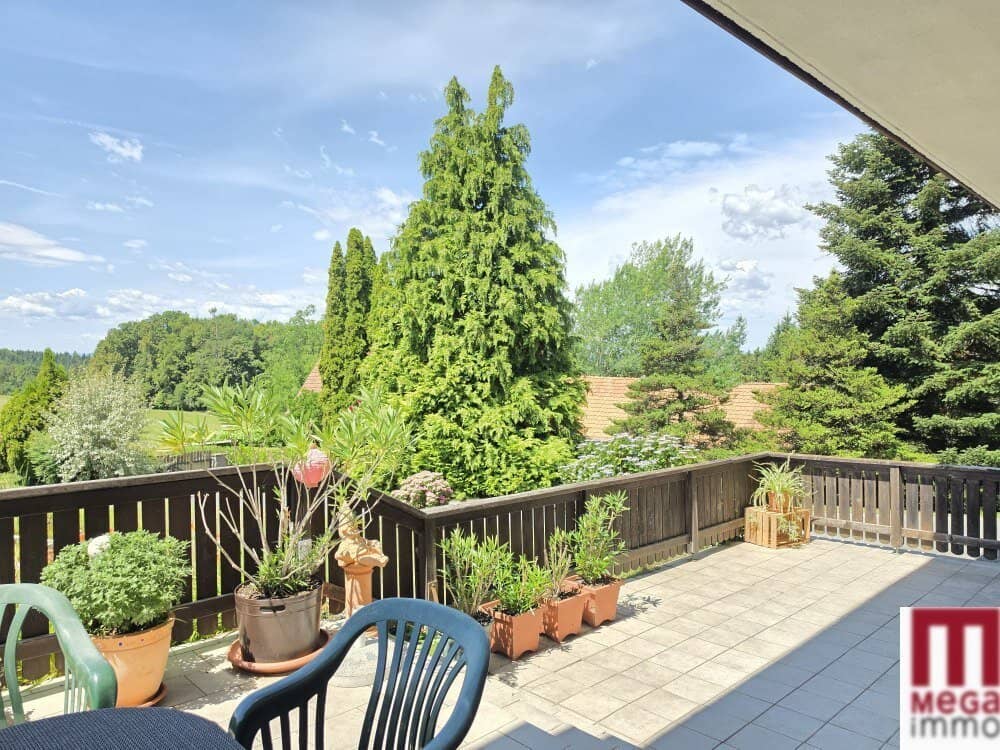 Spacious Two-Family House with Extensive Plot and Forest Portion