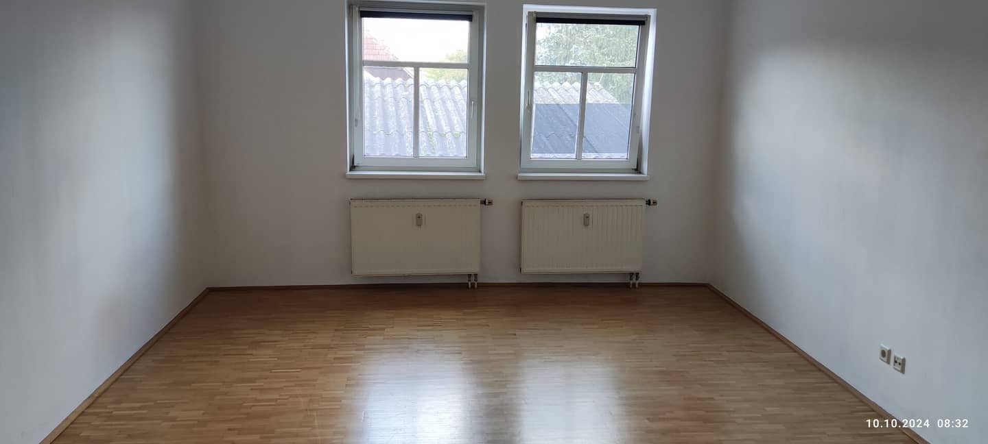 Centrally located cozy 2-room apartment with furnished kitchen in Lambach