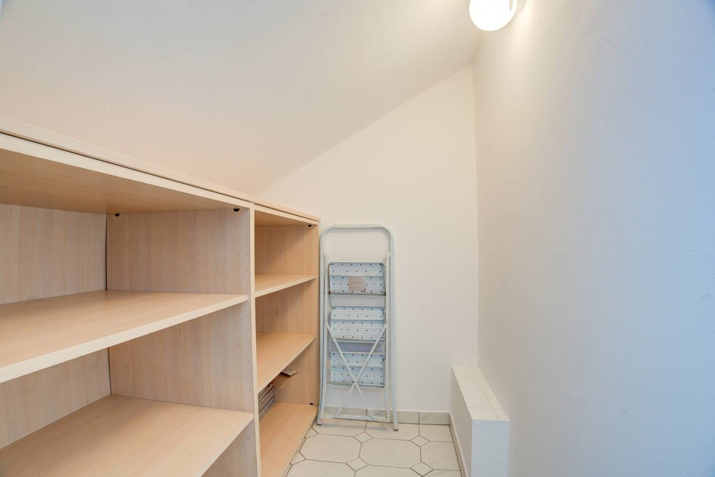 Bright and Spacious 127m2 Attic Apartment with 16m2 Terrace in 1220 Vienna