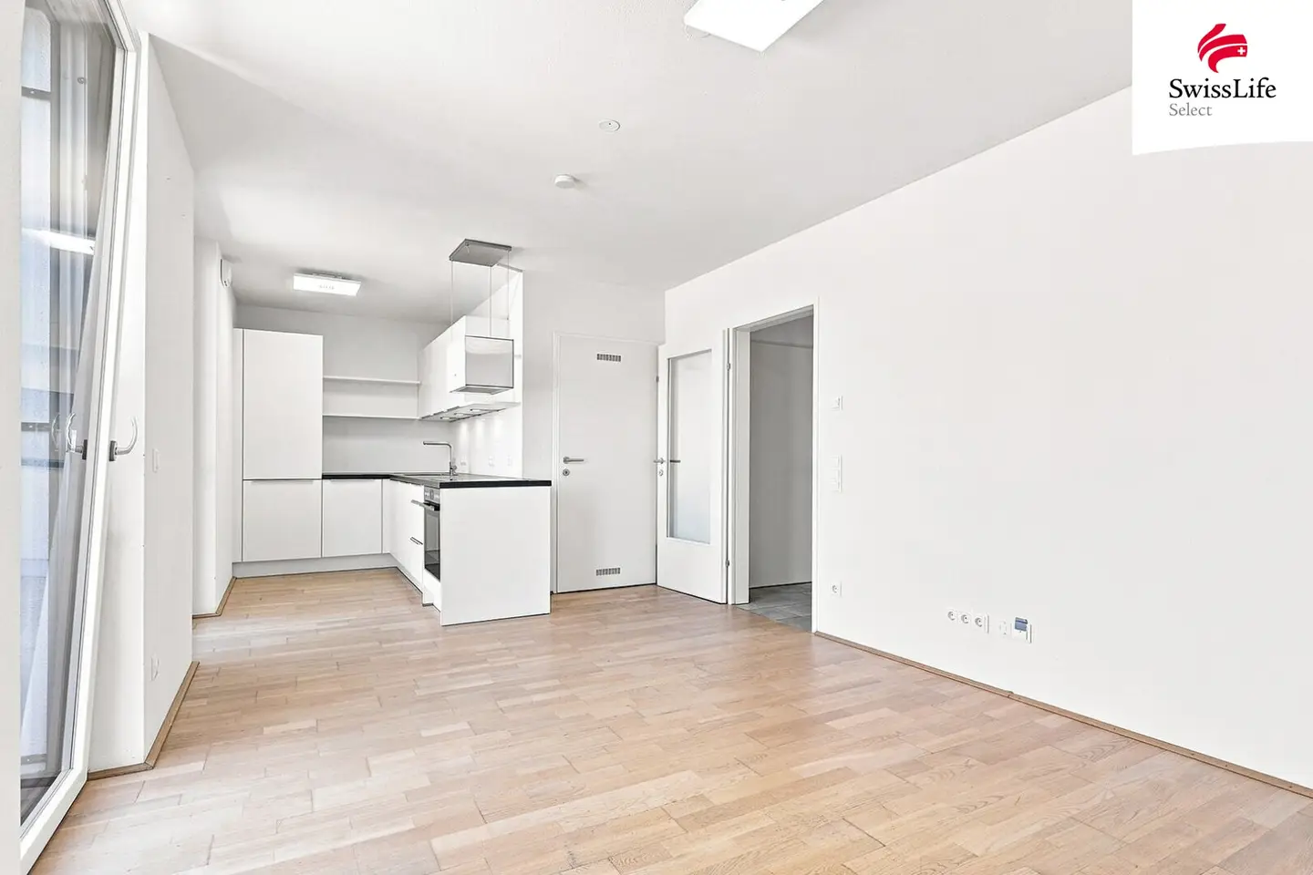 Your box seat in Oberndorf with sunny terrace and 3-room potential