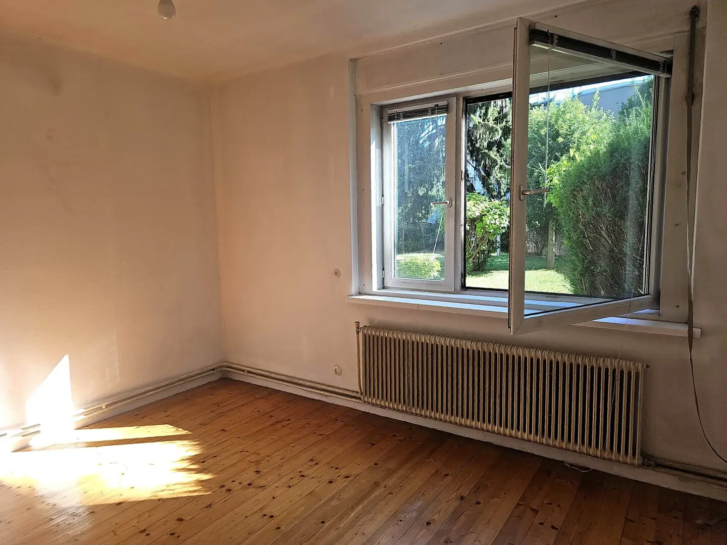 Nähe Grazer Messe: Günstige 2 Zimmer-Küche Wohnung-perfekt als Zweier -WG nutzbar!