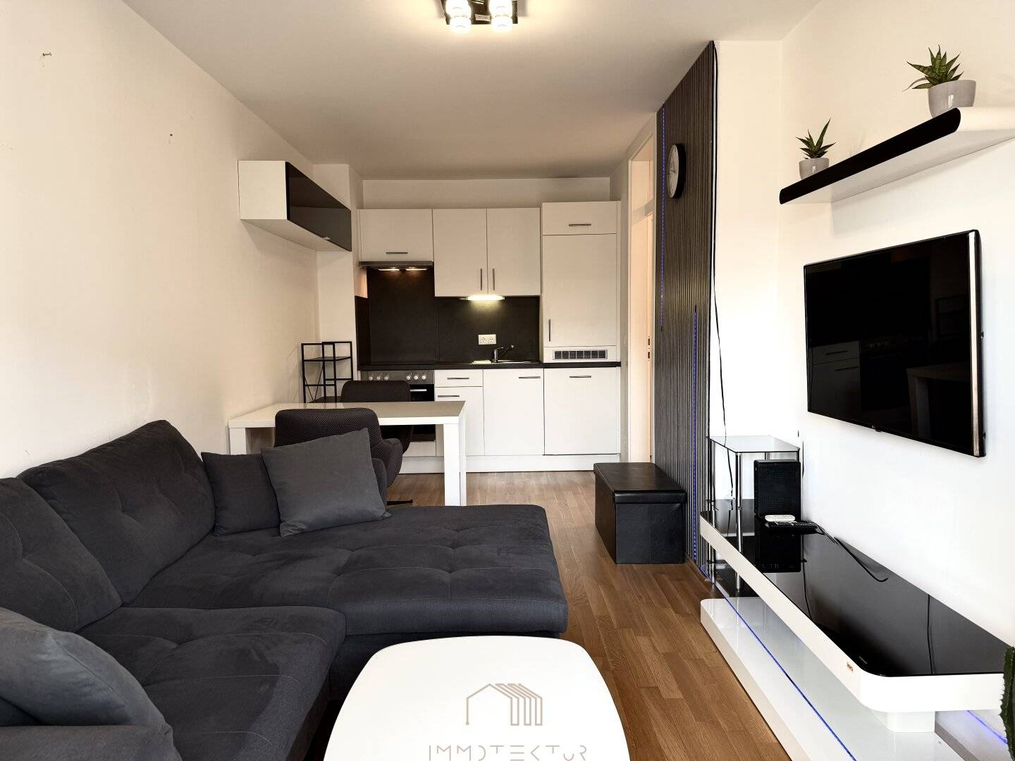 City-close living, relaxed life: 2-room apartment with covered balcony in Graz