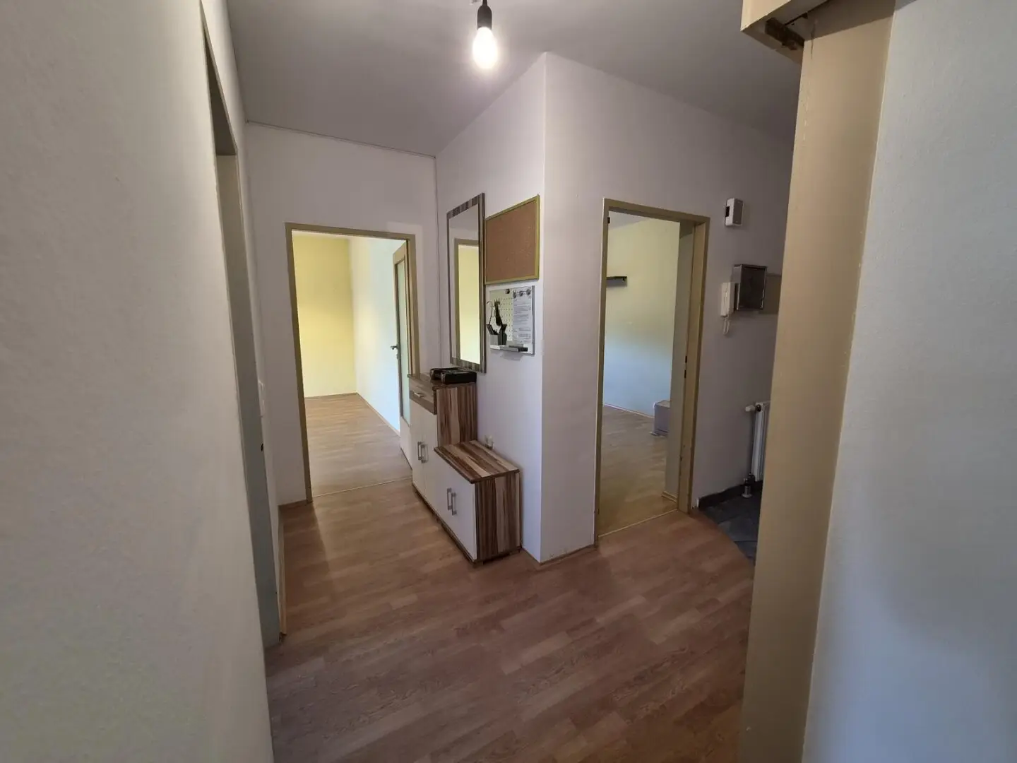 Geräumige 3-Zimmer-Erdgschosswohnung mit großer Einzelgarage!
