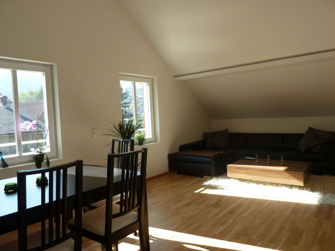 Bright dachgeschosswohnung with terrace and garden