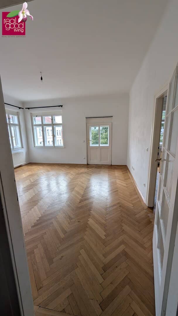 Charming 2-room apartment of approx. 60 m² with 2 balconies totalling approx. 10 m² on the 2nd floor of an old building in a very good location of the 15th district near Westbahnhof Lugner City and Stadthalle