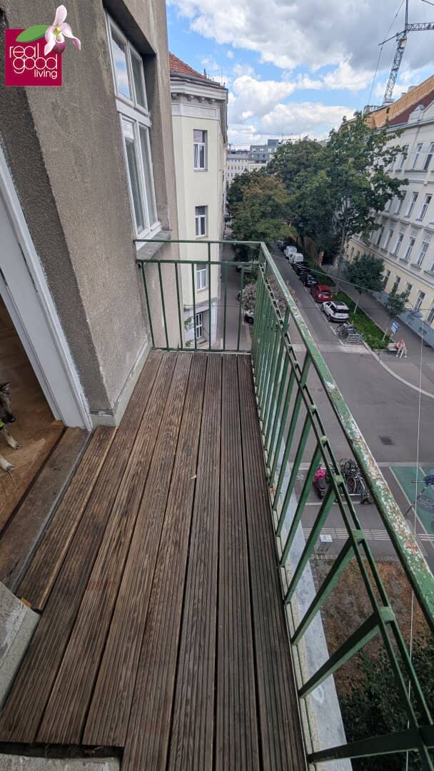 Charming 2-room apartment of approx. 60 m² with 2 balconies totalling approx. 10 m² on the 2nd floor of an old building in a very good location of the 15th district near Westbahnhof Lugner City and Stadthalle