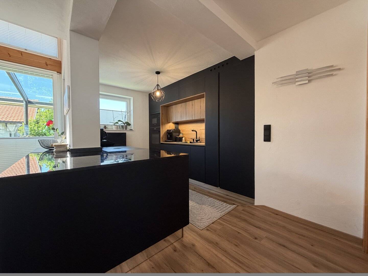 Wattens – Exklusive Maisonette mit ca. 129,55 m² Wohnnutzfläche, 30,66 m² Westterrasse, 2 Autoabstellplätzen, Panoramablick &amp; neuer Designküche