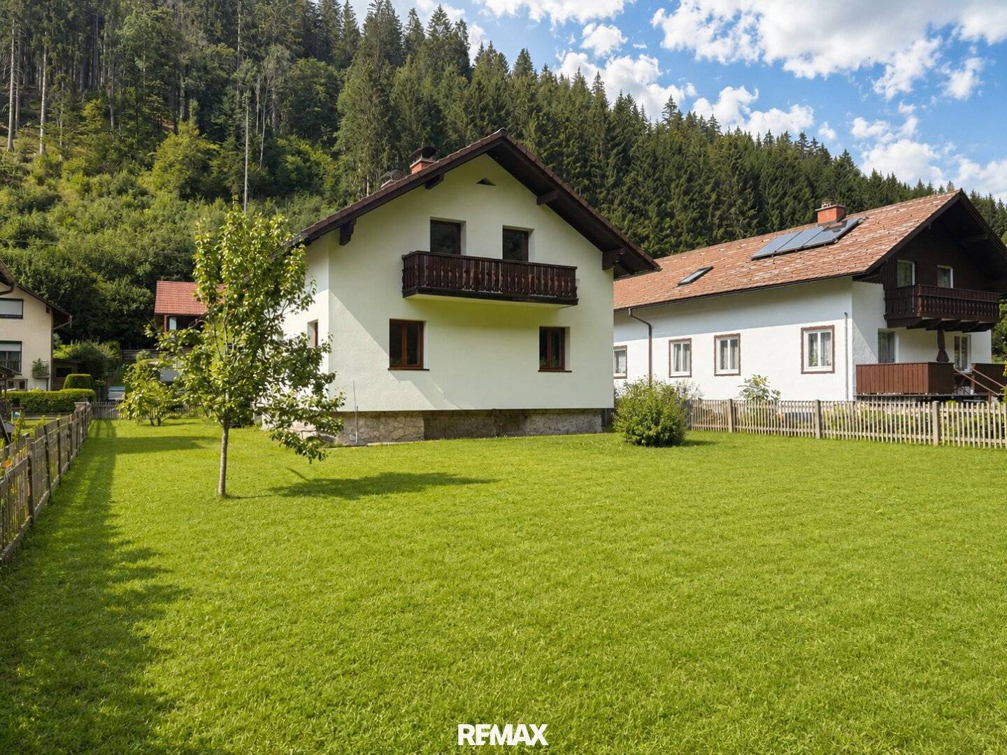 Seltenes Mietangebot: Kernsaniertes Einfamilienhaus mit Garten, Bergblick &amp; 744 m² Grund für € 1.195.- inkl. Betriebskosten und Versicherung