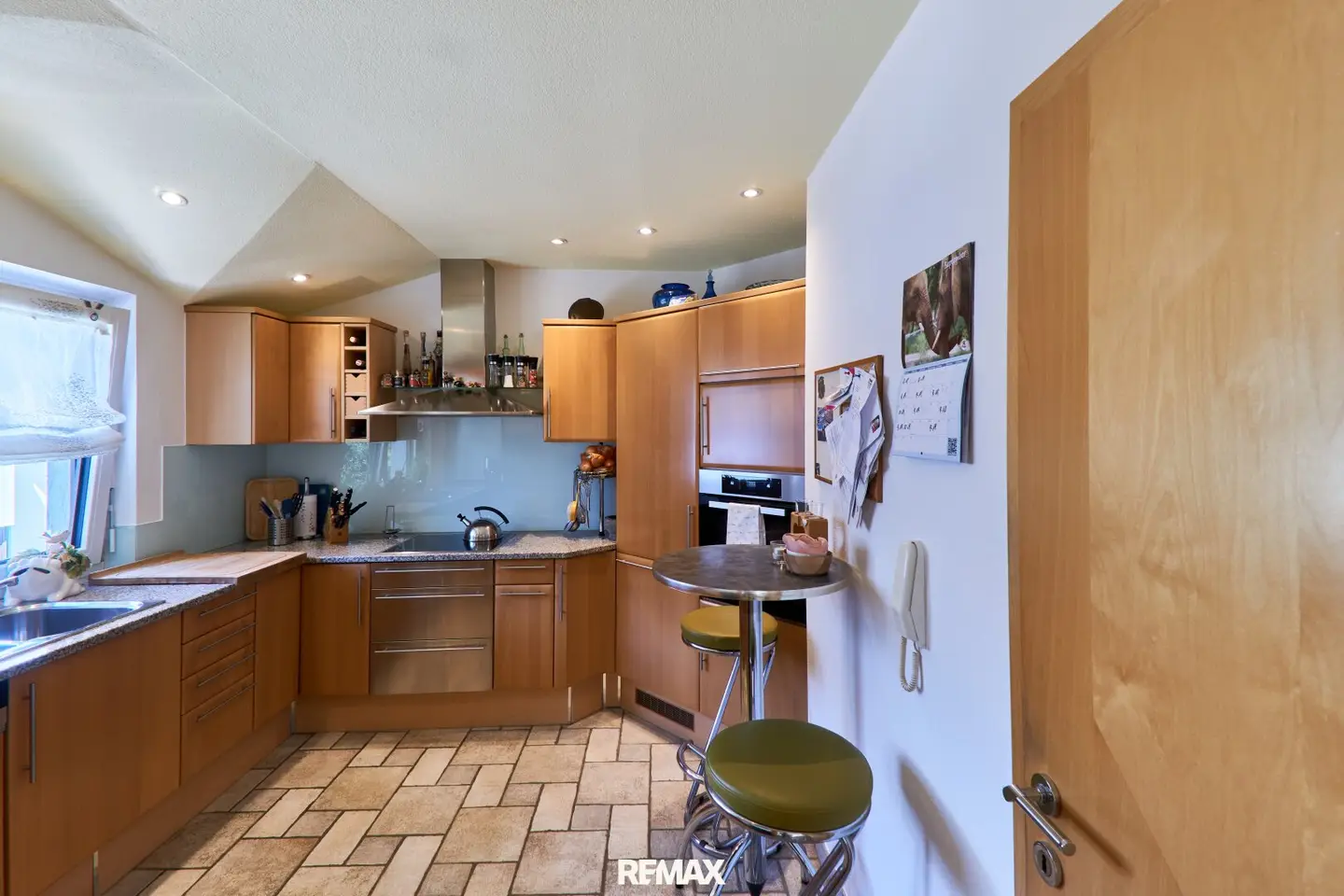 Großzügige 4-Zimmer-Wohnung mit Südterrasse, Garage & Blick ins Grüne